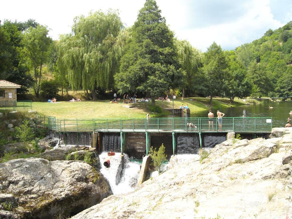 Gite Le Rocher Du Chateau De Retourtour Lamastre Εξωτερικό φωτογραφία
